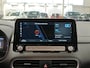 Hyundai Kona Electric 64 kWh 204pk EV Premium | SOH 98,5% | Leder | CarPlay | Camera | PDC V+A | Stuur- en Stoelverwarming | 3 fase | 17"