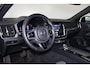 Volvo V60 B3 Plus Dark - IntelliSafe Assist & Surround - Parkeercamera achter - Verwarmde voorstoelen, stuur & achterbank - Parkeersensoren voor & achter - Elektr. bedienb. voorstoelen met geheugen - Draadloze tel. lader - High Performance audio - 18' LMV