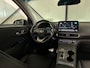 Hyundai Kona Electric EV Premium 64 kWh 3-Fase | SoH 100% | Leer | Navi | Trekhaak