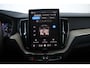 Volvo XC60 T6 350PK Plug-in hybrid AWD Ultra Dark | Luchtvering | Adaptive Cruise & Pilot Assist | Premium Harman/Kardon Audio | 360 Camera | 20" Velgen | Schuif-/kanteldak | Stoel & Stuurverwarming | Power Seats incl. Memory | Panoramisch Schuif-/kanteldak | Verwarmbare Buitenste Zittingen Achter | Elektr. Achterklep | Head-up display |