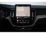 Volvo XC60 T6 350PK Plug-in hybrid AWD Ultra Dark | Luchtvering | Adaptive Cruise & Pilot Assist | Premium Harman/Kardon Audio | 360 Camera | 20" Velgen | Schuif-/kanteldak | Stoel & Stuurverwarming | Power Seats incl. Memory | Panoramisch Schuif-/kanteldak | Verwarmbare Buitenste Zittingen Achter | Elektr. Achterklep | Head-up display |