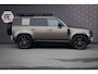 Land Rover Defender 110 P400e 110 SE | 22" | ADAPTIVE CRUISE | BLACK PACK | COMFORT PACK | COLD CLIMATE PACK | OFF-ROAD PACK | HEAD-UP | CLEARSIGHT BINNENSPIEGEL | STOELKOELING / VERWARMING | STUURWIELVERWARMING | ETC.