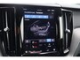 Volvo XC60 T6 Recharge AWD Black Edition | Stoelverwarming | Trekhaak | 360° Camera | BLIS | Panormadak | Pilot Assist | Keyless