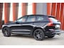 Volvo XC60 T6 Recharge AWD Black Edition | Stoelverwarming | Trekhaak | 360° Camera | BLIS | Panormadak | Pilot Assist | Keyless