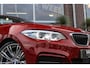 BMW 2-Serie Cabrio M240i High Executive | Automaat | NL auto | 1e eigenaar | Adaptief M-onderstel | Harman Kardon | DAB | 20 inch | Adaptive LED | Stoelverwarming | Camera | PDC