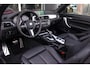 BMW 2-Serie Cabrio M240i High Executive | Automaat | NL auto | 1e eigenaar | Adaptief M-onderstel | Harman Kardon | DAB | 20 inch | Adaptive LED | Stoelverwarming | Camera | PDC