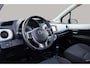 Toyota Yaris 1.5 FULL HYBRID ASPIRATION NAVI CRUISE-CONTROL AUTO-AIRCO CAMERA ALL-SEASON LM-VELGEN NAVIGATIE, CRUISE CONTROL, ALL SEASON BANDEN