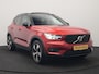 Volvo XC40 T5 Recharge R-Design Plug In Hybrid 263pk Dealer O.H PHEV | Panodak | 360 Camera | Adaptive Cruise | Harman & Kardon | Alcantara Sportstoelen Memory & Verwarmd | Keyless | Pilot Assist | Apple Carplay | Navigatie | Virtual | DAB |