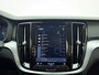 Volvo V60 B3 177pk Core / 19'' / BLIS / Trekhaak / Keyles entry / Elektrische achterklep / Google-systeem /