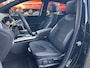 Mercedes-Benz B-klasse 180 AMG Line | Pano | ACC | Sfeerverlichting | Stoelverwarming |