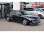 Volkswagen Passat Variant 1.5 eHybrid DSG Business Hybride trekhaak head up! winterpakket stoel en stuurwiel verwarming ergo stoelen met leder alcantara privacy glas navigatie geactiveerd camera dodehoeksensor 17" LMV met 4 seizoenenbanden