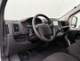Renault Master Opel Movano 2.2HDI 140PK Bakwagen | Laadklep | Camera | Multimedia | Airco | Camera | 3-Persoons | Dakspoiler
