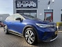 Volkswagen ID.4 First 77 kWh -SOH 92%-ADAP. CRUISE-STOELVERWARMING-STUURWIELVERWARMING-VOORVERWARMING-TREKHAAK-LED-ETC.