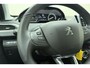 Peugeot 2008 PureTech 110 pk | Zeer lage km-stand! | Navigatie | Apple Carplay/Android Auto | Airco | Cruise Control | Parkeersensoren | Metallic lak