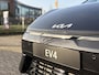 Kia EV4 GT-Line Business Edition 81.4 kWh | €1.340 voorraad voordeel | GT-Line vegan lederen stoelbekleding | Stoel- en stuurverwarming | Elektrisch verstelbare voorstoelen | Achteruitrijcamera | Ambient lighting Advanced