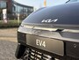 Kia EV4 GT-Line Business Edition 81.4 kWh | €1.340 voorraad voordeel | GT-Line vegan lederen stoelbekleding | Stoel- en stuurverwarming | Elektrisch verstelbare voorstoelen | Achteruitrijcamera | Ambient lighting Advanced