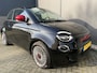 Fiat 500 RED 42 kWh Airco - Achteruitrijcamera - Apple carplay - Cruise control - Parkeersensor achter - Navigatiesysteem full map - Bluetooth - Centrale vergrendeling - Elektrische ramen voor - Keyless start -  Stuur multifunctioneel