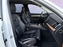 Volvo XC90 2.0 T8 Recharge AWD Inscription | Schuif-/-kanteldak | Trekhaak | Elektr. verstelbare stoelen | Harman Kardon | Extra getint glas | Adaptieve cruise control | Camera | Stoel-/Stuurverwarming | BLIS | Keyless |