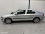 Volvo S60 2.3 T-5 251PK / LEER / YOUNGTIMER