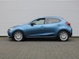 Mazda 2 1.5 Skyactiv-G Luxury | Stuur-/stoelverwarming | Camera | Clima | Dodehoek detectie | 16" LM | HUD | LED | Navi | Cruise | Carplay |