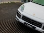 Porsche Cayenne Coupé 3.0 E-Hybrid | SPORTDESIGN | SPORTCHRONO | 22 INCH 911 TURBO DESIGN | BOSE | PANORAMADAK | PASM LUCHTVERING | PDLS + | 360 CAMERA | SPORTUITLAATSYSTEEM | KRIJTGRIJS | ADAPTIVE CRUISE CONTROL | KERAMISCHE REMMEN |