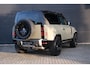Land Rover Defender 3.0 D200 90 MHEV X-Dynamic SE | Grijs kenteken | Verstralers | 22'' Black Crow | Wrap |