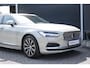 Volvo V90 T6 Automaat AWD Inscription Exclusive | Panoramisch schuif-/kantel dak | Verwarmbare  | Premium Audio by Harman Kardon | Verwarmbare voorstoelen en stuurwiel | Massagefunctie in de voerstoelen | Rondom zichtcamera | Geïntegreerde stoelverhogers | Verwarmbare voorruit | Alarmklasse 3