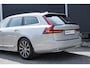 Volvo V90 T6 Automaat AWD Inscription Exclusive | Panoramisch schuif-/kantel dak | Verwarmbare  | Premium Audio by Harman Kardon | Verwarmbare voorstoelen en stuurwiel | Massagefunctie in de voerstoelen | Rondom zichtcamera | Geïntegreerde stoelverhogers | Verwarmbare voorruit | Alarmklasse 3