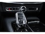 Volvo V90 T6 Automaat AWD Inscription Exclusive | Panoramisch schuif-/kantel dak | Verwarmbare  | Premium Audio by Harman Kardon | Verwarmbare voorstoelen en stuurwiel | Massagefunctie in de voerstoelen | Rondom zichtcamera | Geïntegreerde stoelverhogers | Verwarmbare voorruit | Alarmklasse 3