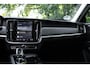 Volvo V90 T6 Automaat AWD Inscription Exclusive | Panoramisch schuif-/kantel dak | Verwarmbare  | Premium Audio by Harman Kardon | Verwarmbare voorstoelen en stuurwiel | Massagefunctie in de voerstoelen | Rondom zichtcamera | Geïntegreerde stoelverhogers | Verwarmbare voorruit | Alarmklasse 3