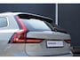 Volvo V90 T6 Automaat AWD Inscription Exclusive | Panoramisch schuif-/kantel dak | Verwarmbare  | Premium Audio by Harman Kardon | Verwarmbare voorstoelen en stuurwiel | Massagefunctie in de voerstoelen | Rondom zichtcamera | Geïntegreerde stoelverhogers | Verwarmbare voorruit | Alarmklasse 3