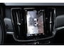 Volvo V90 T6 Automaat AWD Inscription Exclusive | Panoramisch schuif-/kantel dak | Verwarmbare  | Premium Audio by Harman Kardon | Verwarmbare voorstoelen en stuurwiel | Massagefunctie in de voerstoelen | Rondom zichtcamera | Geïntegreerde stoelverhogers | Verwarmbare voorruit | Alarmklasse 3