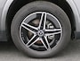 Mercedes-Benz EQA 250+ AMG Line 71 kWh | Panorama - Schuifdak | Trekhaak Wegklapbaar | Sfeerverlichting | Dodehoekassistent | DAB+ Radio | Achteruitrij Camera | Stoelverwarming Voor
