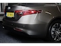 Alfa Romeo Giulia 2.0T Sport / AUT / Open Panoramadak / Navi / Camera / Ecc / Cruise Control / Lane Assist / Leder / 17 Inch