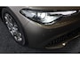 Alfa Romeo Giulia 2.0T Sport / AUT / Open Panoramadak / Navi / Camera / Ecc / Cruise Control / Lane Assist / Leder / 17 Inch