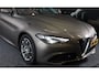 Alfa Romeo Giulia 2.0T Sport / AUT / Open Panoramadak / Navi / Camera / Ecc / Cruise Control / Lane Assist / Leder / 17 Inch
