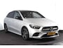 Mercedes-Benz B-klasse 250 e AMG Line Hybride - Automaat | Dig. Cockpit | Cruise | Stoelverw. | PDC | Camera | NAV | ECC | Elek. Klep | Afn. Trekhaak | LM 18" |