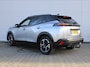 Peugeot e-2008 EV GT 54 kWh | Trekhaak | Stoelverwarming + massage | Camera | Cruise adapt. | Navi | 17" LM | Warmtepomp | LED | Zeer nette auto |
