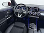 Mercedes-Benz GLB 200 Luxury Business Solution | Panorama - Schuifdak | Trekhaak Wegklapbaar | Keyless Entry | Achteruitrij Camera | Memory Seats | Sfeerverlichting | Multibeam LED Koplampen |