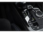 BMW 1-Serie 118i Aut. | M-Sport | Live Cockpit | Schaalstoelen | Panorama | H&K | Camera | 19"LM | Frozen Pure Grey