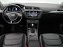 Volkswagen Tiguan 2.0 TSI 4Motion Highline Business R | Automaat | Apple/Android Play | Adaptive Cruise | LED | Leder | PDC V+A | Keyless | Memory Stoelen | Panorama Dak | Head-Up | Optie-pakket | Leder-pakket |