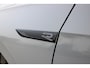 Volkswagen Golf 1.5 eTSI R-Line 130PK |PANO-DAK|STUUR-STOELVERWARMING|17-INCH|