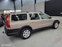 Volvo XC70 2.5 T/Cruise/Stoelverwarming/Trekhaak/Rijklaar!