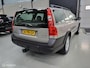 Volvo XC70 2.5 T/Cruise/Stoelverwarming/Trekhaak/Rijklaar!