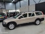 Volvo XC70 2.5 T/Cruise/Stoelverwarming/Trekhaak/Rijklaar!