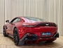 Aston Martin V8 Vantage 4.0 / 7-Speed Manual / 510 PK / Keramisch / Full Carbon / Hyper Red