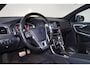Volvo V60 T4 R-Design - AUTOMAAT - Schuif/kanteldak - Verwarmde voorstoelen - Parkeersensoren voor & achter - Volvo On Call - Cruise control - Navigatie - Extra getint glas - 18' LMV