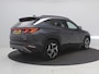 Hyundai Tucson 1.6 T-GDI HEV Premium Sky / Groot glazen schuif-kanteldak / 1650KG Trekgewicht / Navigatie / Stuur-, stoel- en achterbankverwarming /Leder / Stoelventilatie / Elektrische stoelen & klep / Camera 360° / Apple Carplay Android /