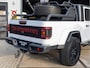 Jeep Gladiator JEEP *MARGE | 5-Zits | Grijs Kenteken* *Brute | Verhoogd | Instaplijsten | Achterrek | LPG | K&N | Stuur- & Stoelverw.*