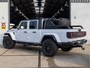 Jeep Gladiator *MARGE | 5-Zits | Grijs Kenteken* *Brute | Verhoogd | Instaplijsten | Achterrek | LPG | K&N | Stuur- & Stoelverw.*